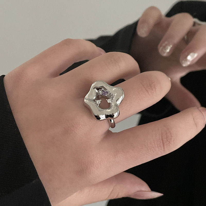 A niche design with irregular pleated flower openings, a sweet, cool, versatile and fashionable ring for women, Japanese and Korean style Specification drawing