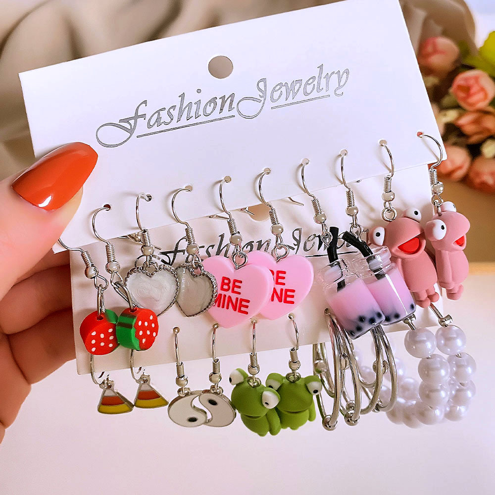 European and American cross-border unique and funny frog and duck heart-shaped ear buckles, creative acrylic butterfly pearl card earrings batch Application Scenario