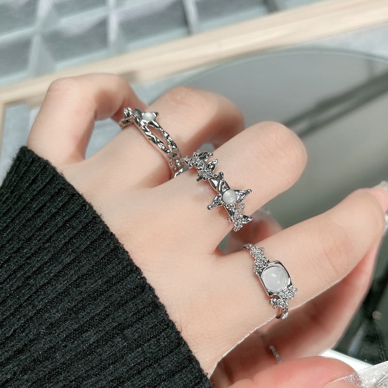 A new trend of irregular-textured flower-opening rings for women on Instagram, with a cold, niche and high-end feel, featuring a new Chinese-style ring style full figure
