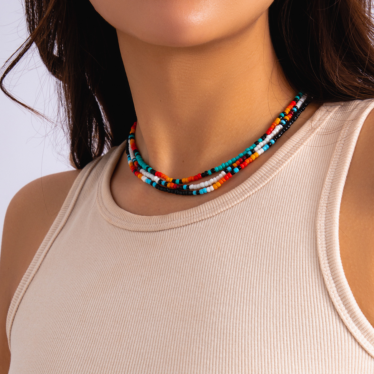 European and American cross-border jewelry, retro crushed stone beads, versatile collarbone chain, ethnic necklaces, simple rice beads, short necklace full figure