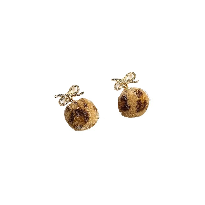 European and American coffee-colored leopard print round ear studs, with a niche design sense, individual fashion, temperament, versatile, elegant and unique earrings Item Picture