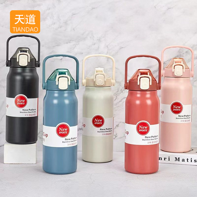 Creative 316 stainless steel large-capacity space flask, outdoor portable straw insulated cup, handle student insulated flask full figure