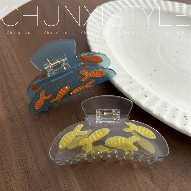 Blue transparent acetic acid hair clip, ins niche design, goldfish tank plate, large hairpin, 2023 Summer new style Specification drawing