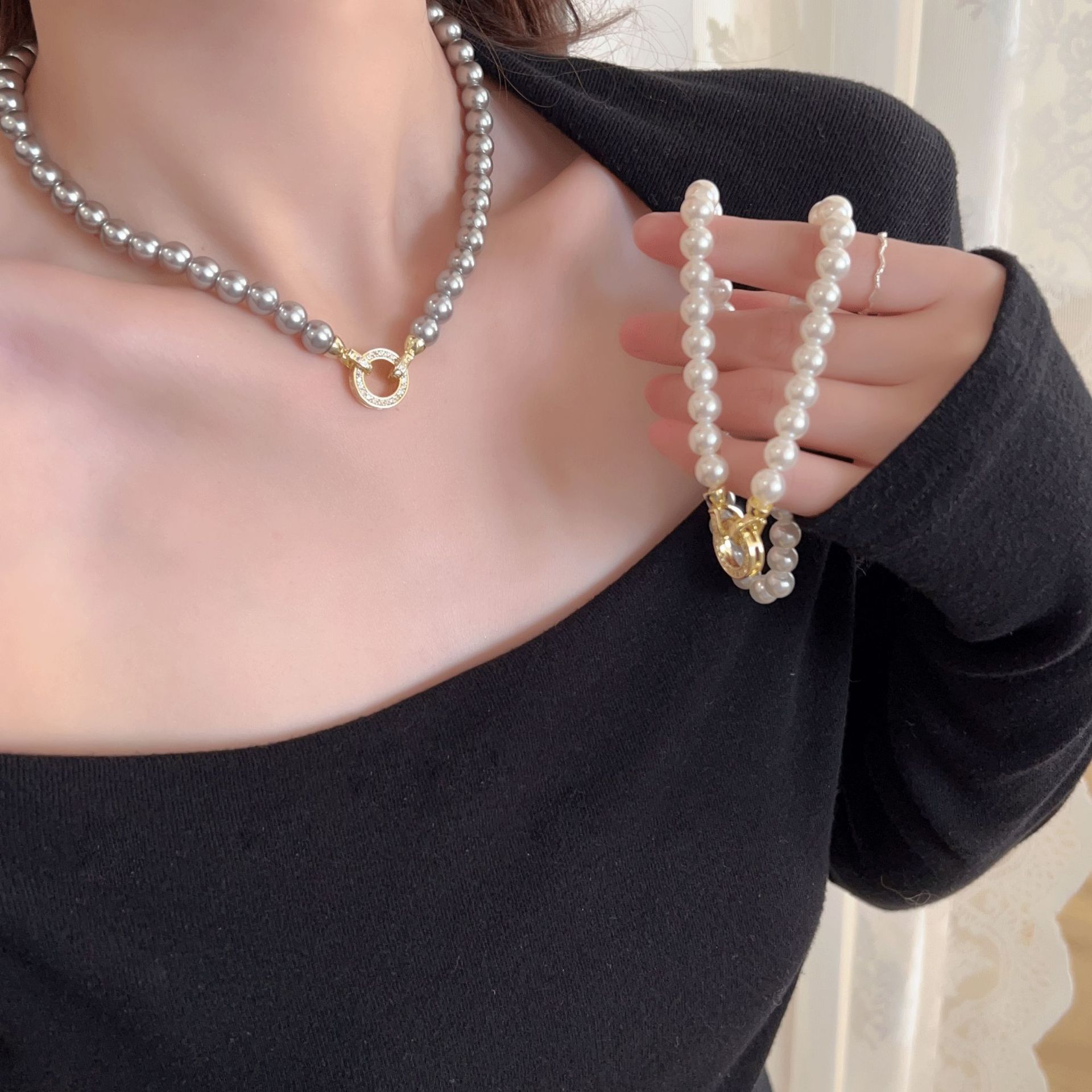 Magnetic clasp light luxury pearl necklace, women's light luxury, niche design collarbone chain, 2024 new style neckchain accessory details Picture