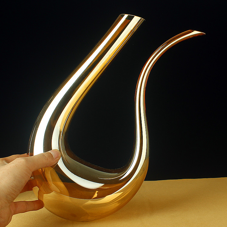 Crystal quick decanter, foam packaging, swan pot, U-shaped wine dispenser, large quantity discount Application Scenario