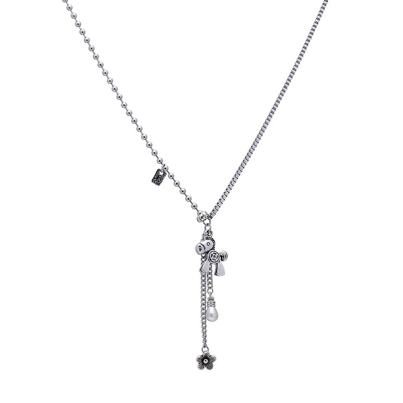 The upcoming Money Flower titanium steel necklace is a unique and stylish accessory for women's autumn and winter collection that pairs well with sweatshirts on Instagram Item Picture