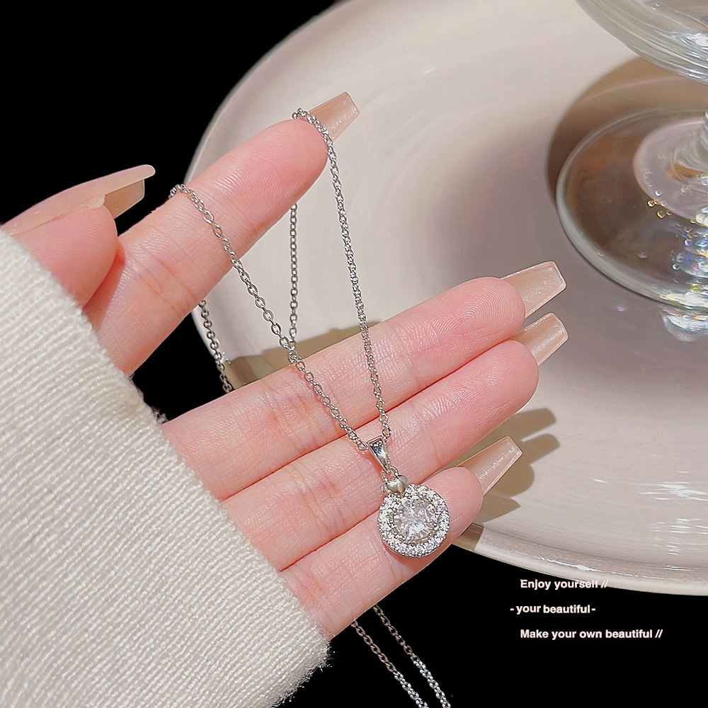 Korean light luxury geometric zircon titanium steel necklace, women's niche super sparkling pendant, sweet and simple collarbone chain wholesale Specification drawing
