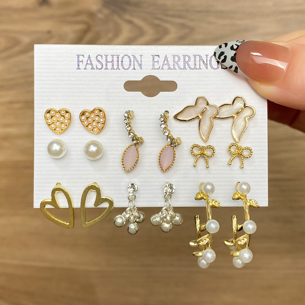 Butterfly, pearl, star, moon, snake, leopard print, airplane, C-shaped card earring set is selling well on wish in the Korean jewelry world Application Scenario