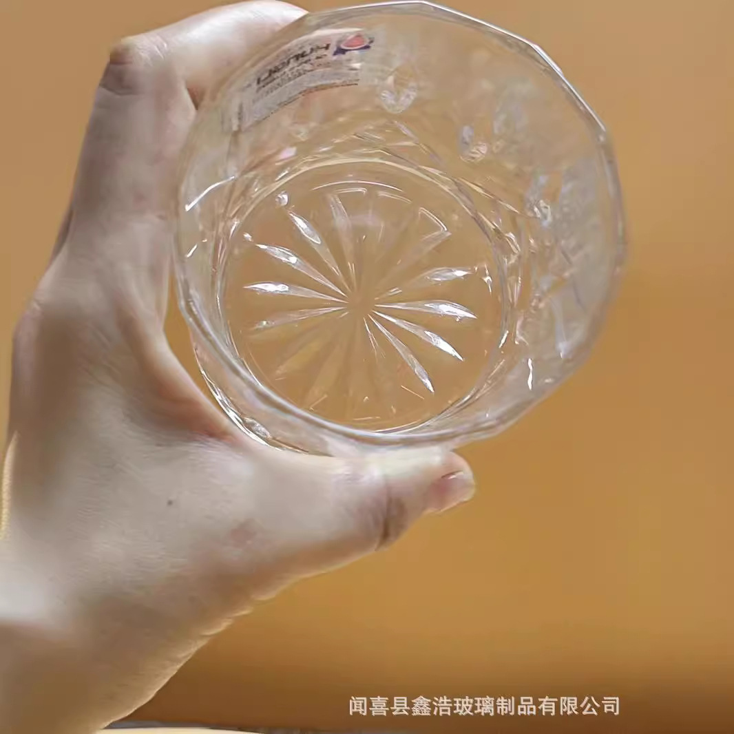Wholesale of Hongli patterned short cups, creative water cups, beer, whisky, spirits, foreign wine glasses, KTV and bar wine glasses from the manufacturer Specification drawing