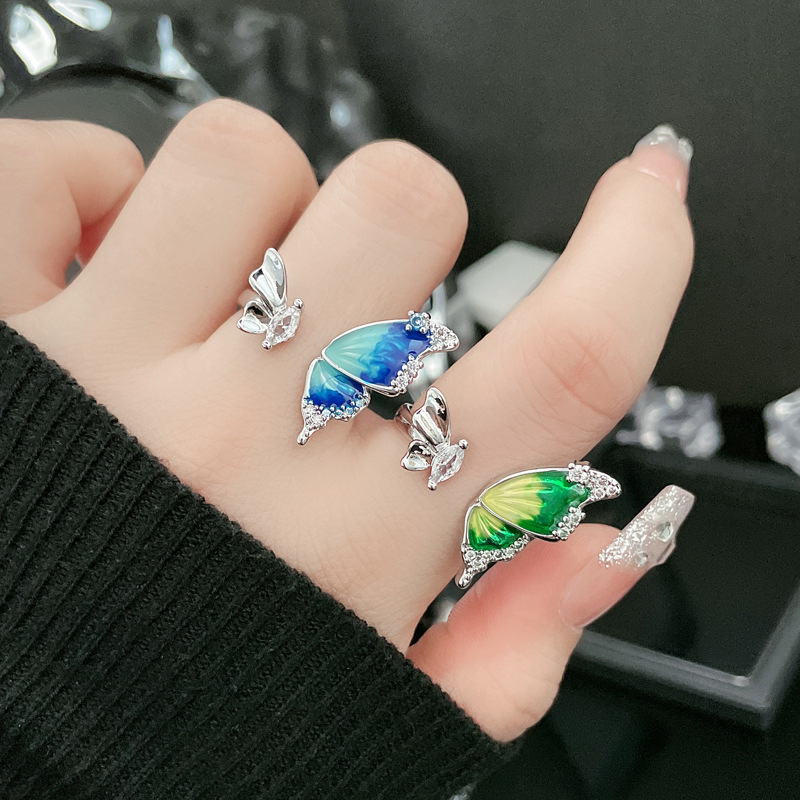 Amazon's unique ice blue gradient colored drip glaze butterfly ring is a versatile and sweet, cool, and unique food ring for women's cold style details Picture
