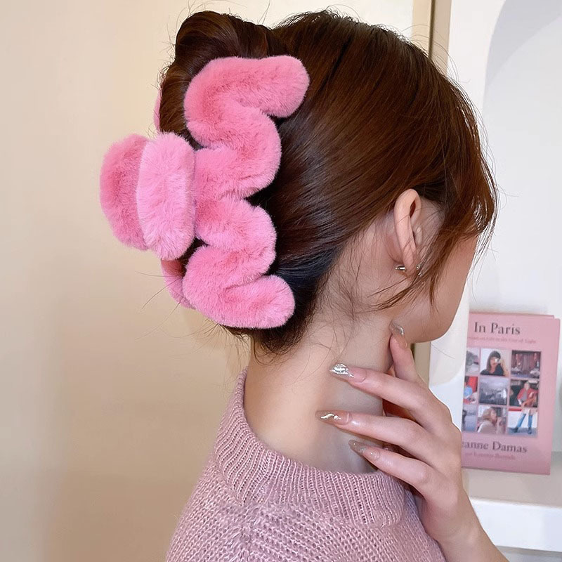Extra-large spring and summer plush grab, cloud hair clip, dopamine sweet, back of the head, updo, shark clip hair accessory details Picture