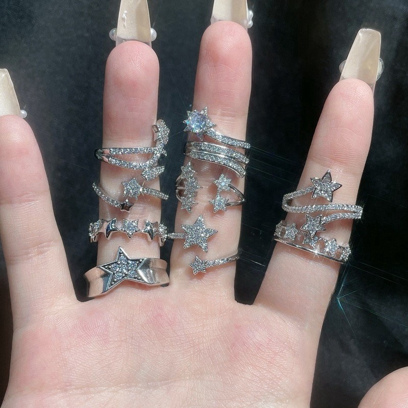 A light luxury and high-end full-diamond star series open-top ring, a fashionable, niche and individualistic cold style index finger ring Application Scenario