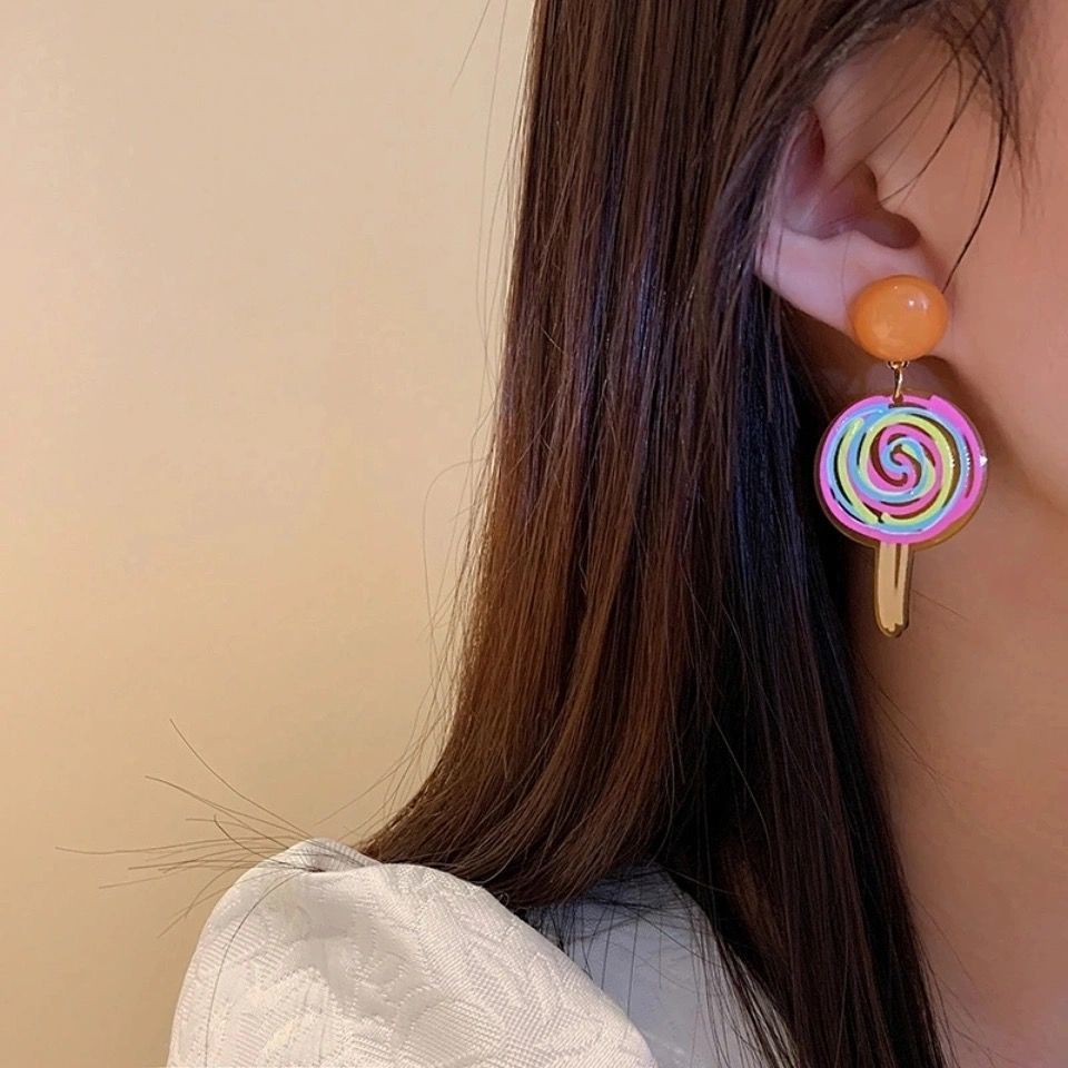 Colorful acrylic series ear studs ~ Korean-style girlish style earrings, Instagram niche and versatile, color-blocking cute earrings Application Scenario