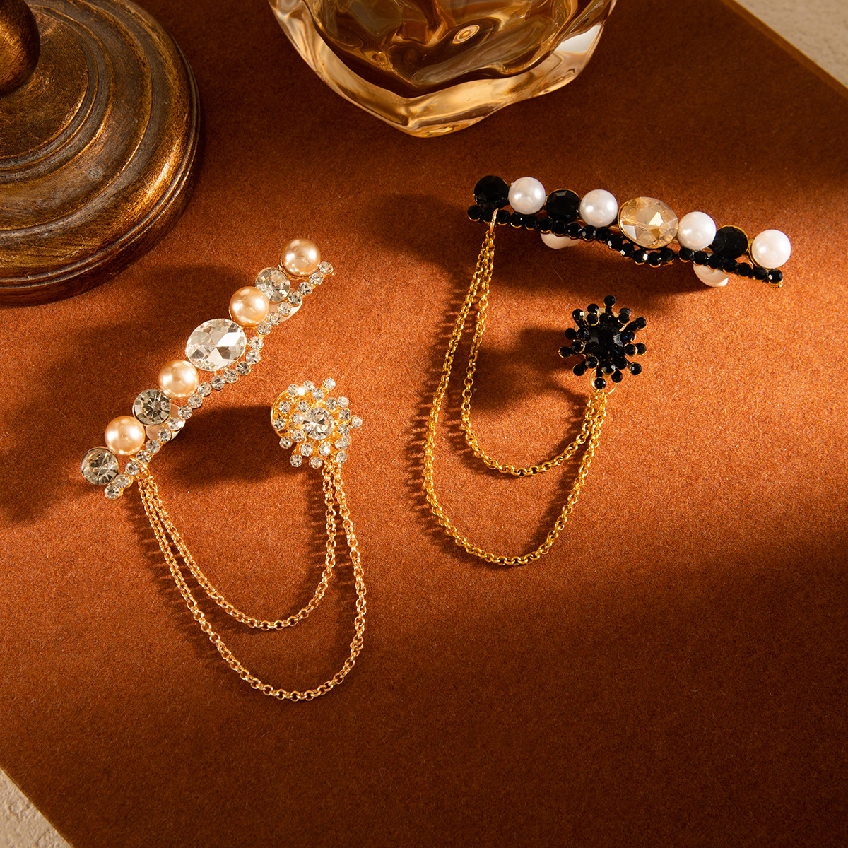 Cross-border new creative clothing and accessories double-chain retro style arrow feather diamond-encrusted brooch in stock factory wholesale full figure