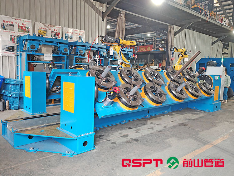 The intelligent robot pipe flange welding center features two robots and multiple chucks, ensuring continuous welding with extremely high efficiency undefined