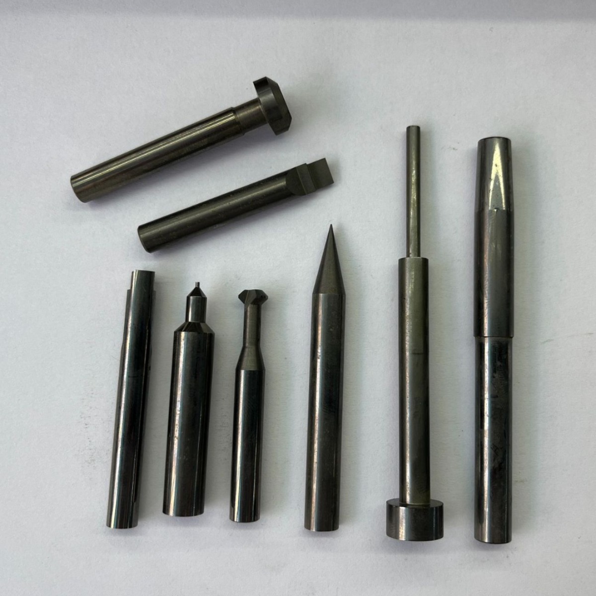Tungsten steel mold ejector pin processing, mold accessories, hard tungsten steel punch parts, tungsten steel punch pin manufacturers details Picture
