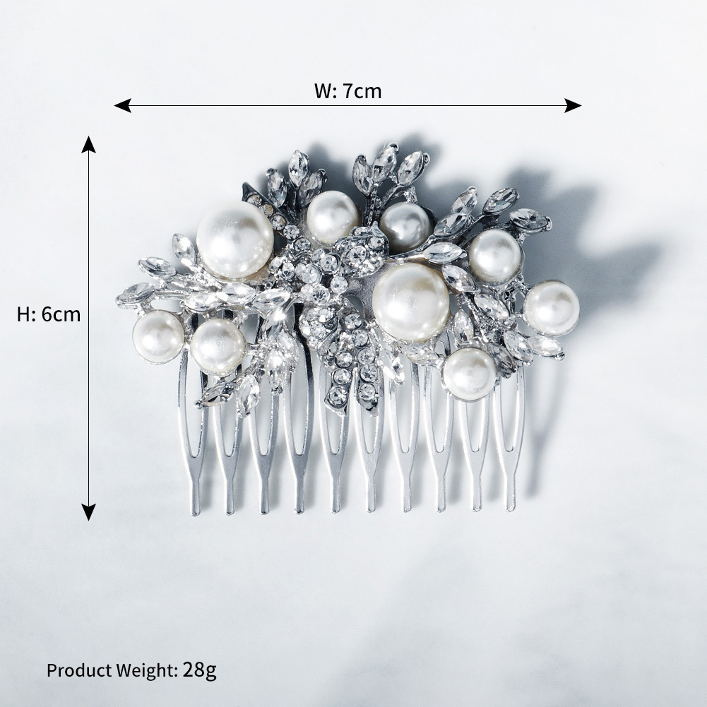 Cross-border factory supplies European and American bride accessories, light luxury and retro water diamond combs, large and small pearl personalized combs and hair accessories Application Scenario