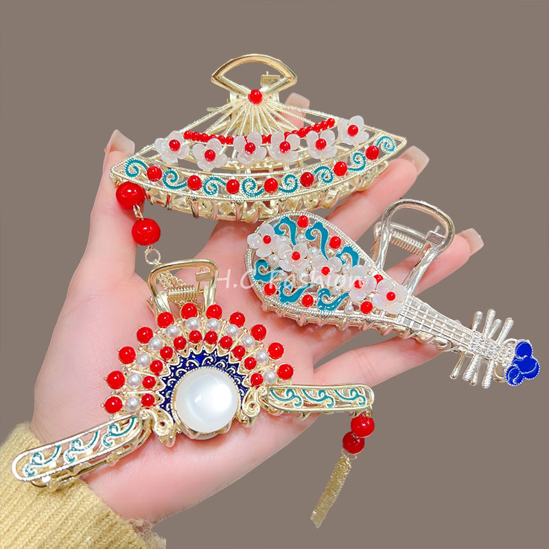 Chinese-style classical, ethereal and high-end pearl grabber for women, large headwear at the back of the head, hairpins, hair clips, shark clips Application Scenario