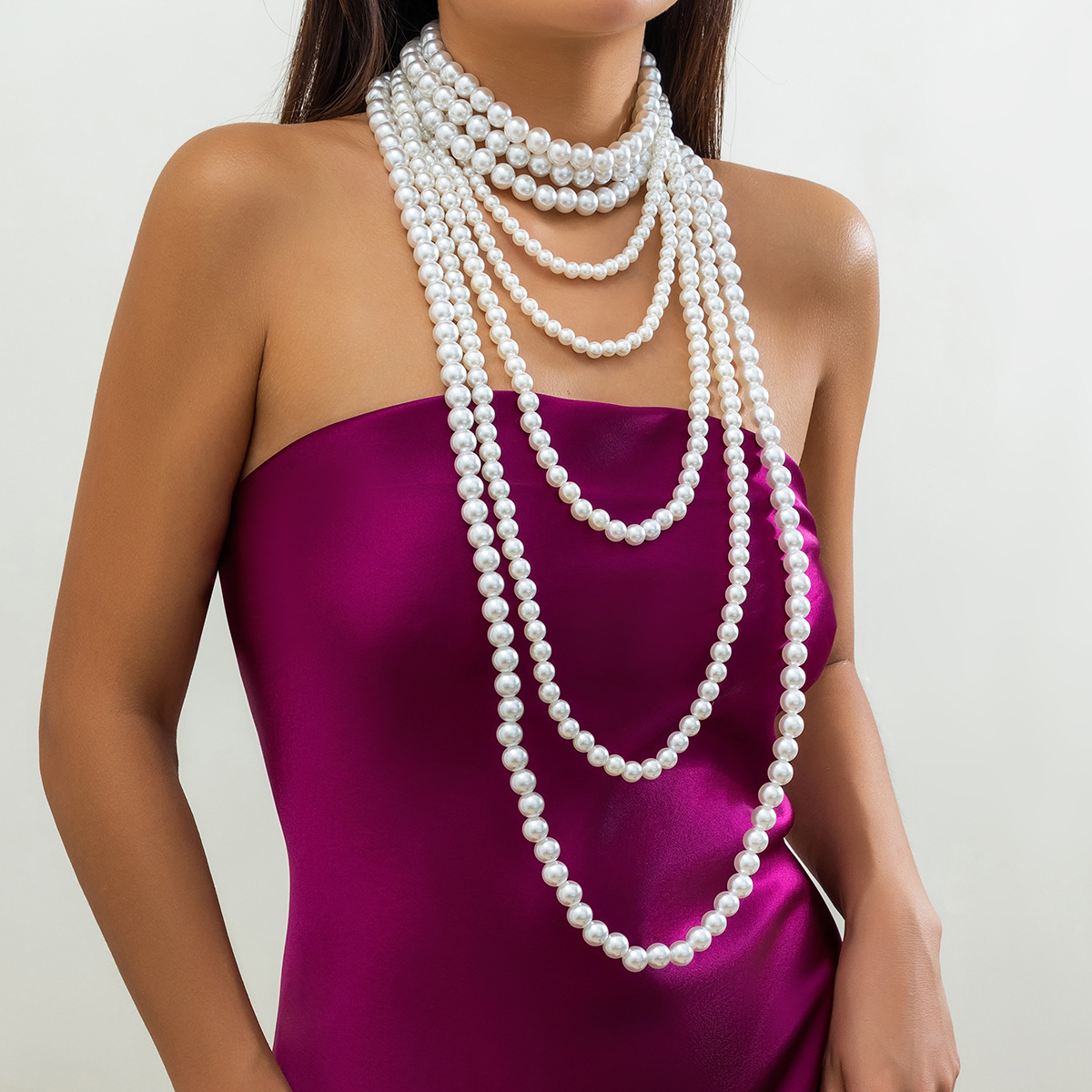 European and American multi-layer imitation pearl women's necklace, elegant Baroque-sized beaded French retro necklace accessory choker Application Scenario
