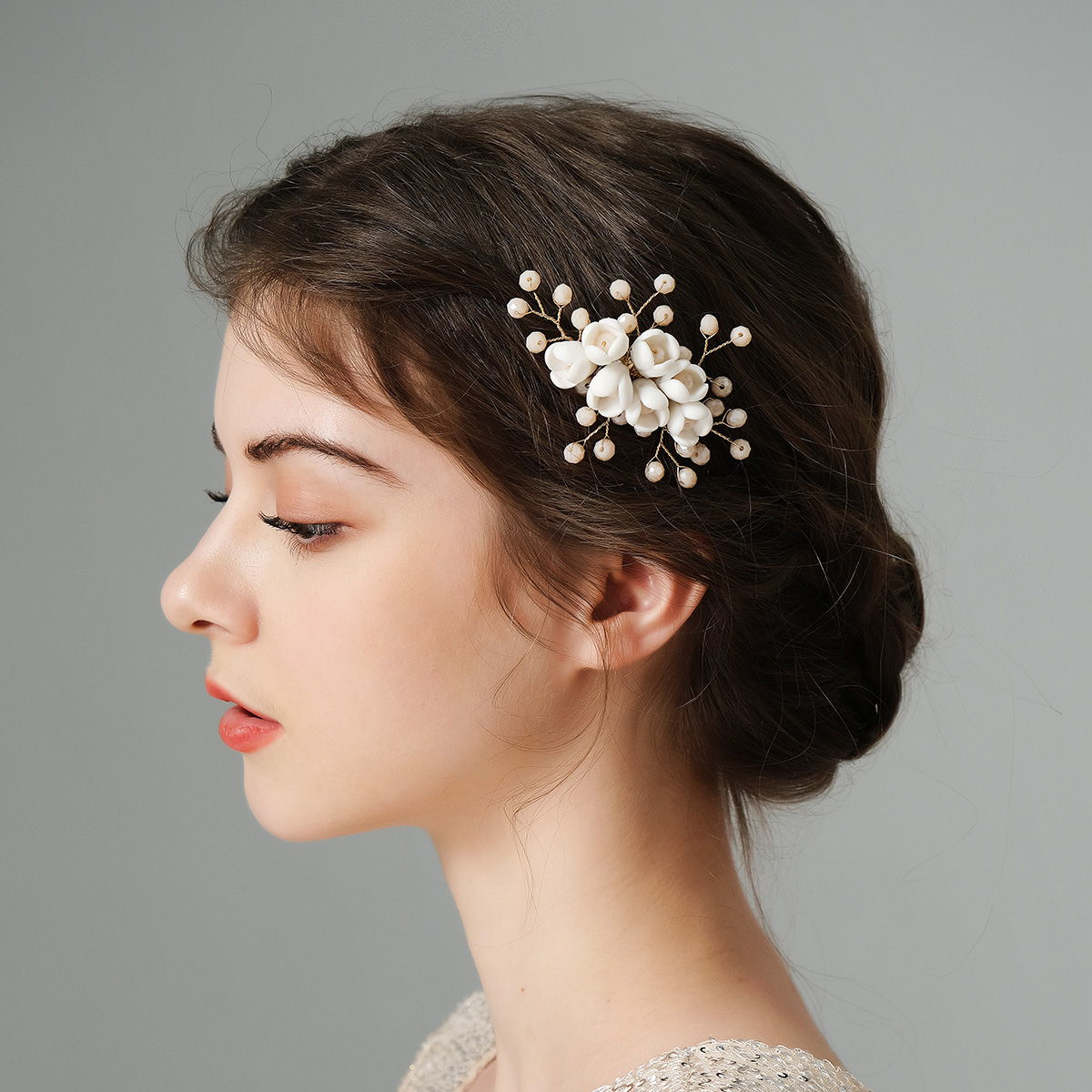 New Chinese-style Xiuhe ancient-style hair accessories, beautiful forest-themed flower hand-arranged combs, bride's updo, ceramic flower pearl hair combs full figure