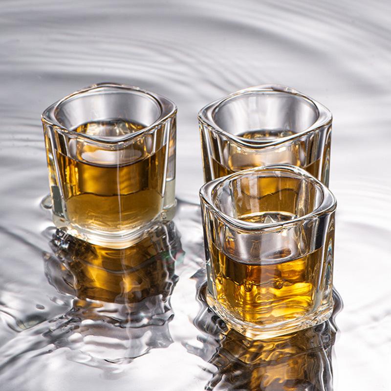 White spirit cups, household set, glass cups, small Western-style wine cups, cups, small wine dispensers, 2 liang bullet cups, 1 mouth cup details Picture