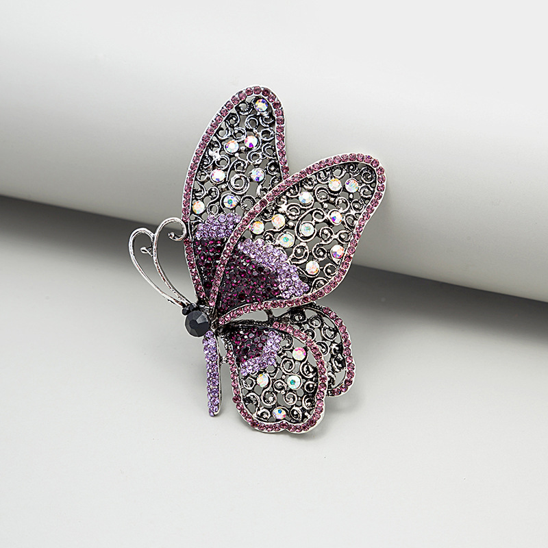 European and American creative large rhinestone butterfly brooch, new cross-border personalized brooch for women, coat accessory brooch details Picture