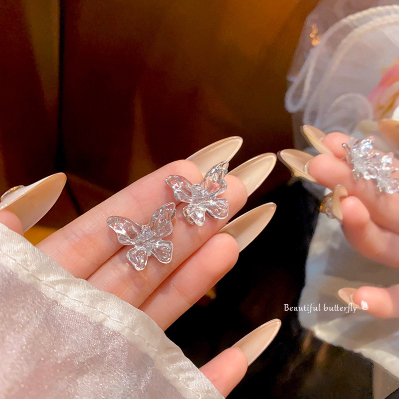 Light luxury hollowed-out transparent butterfly stud earrings for women 2024 new style, high-end and versatile earrings, super fairy-like bestsellers, Internet celebrity earrings full figure