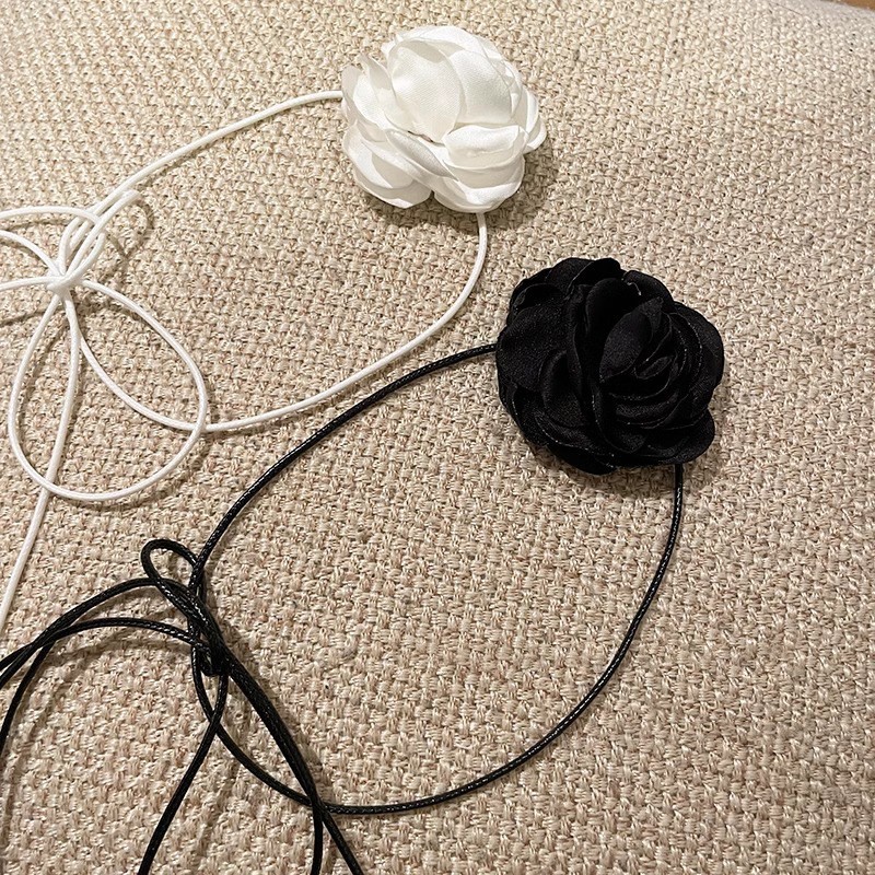 Black camellia necklace for women, choker style, collarbone chain, niche design, neckband and necklace accessories Application Scenario
