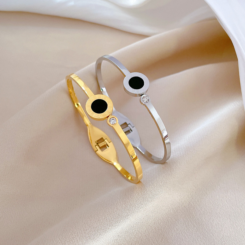 【 All-titanium Steel 】 European and American INS style Roman titanium steel bracelet, minimalist cross-border retro fashionable stainless steel jewelry details Picture