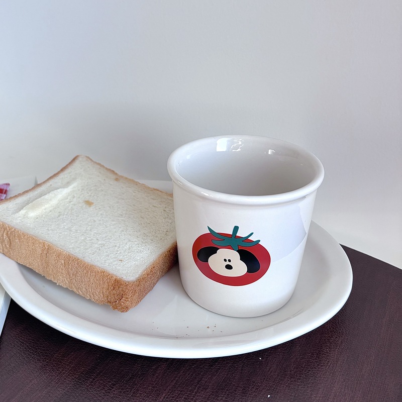 New Year's homemade InS-style red tomato puppy ceramic cup, coffee cup, cold brew cup, breakfast cup, milk mug Application Scenario