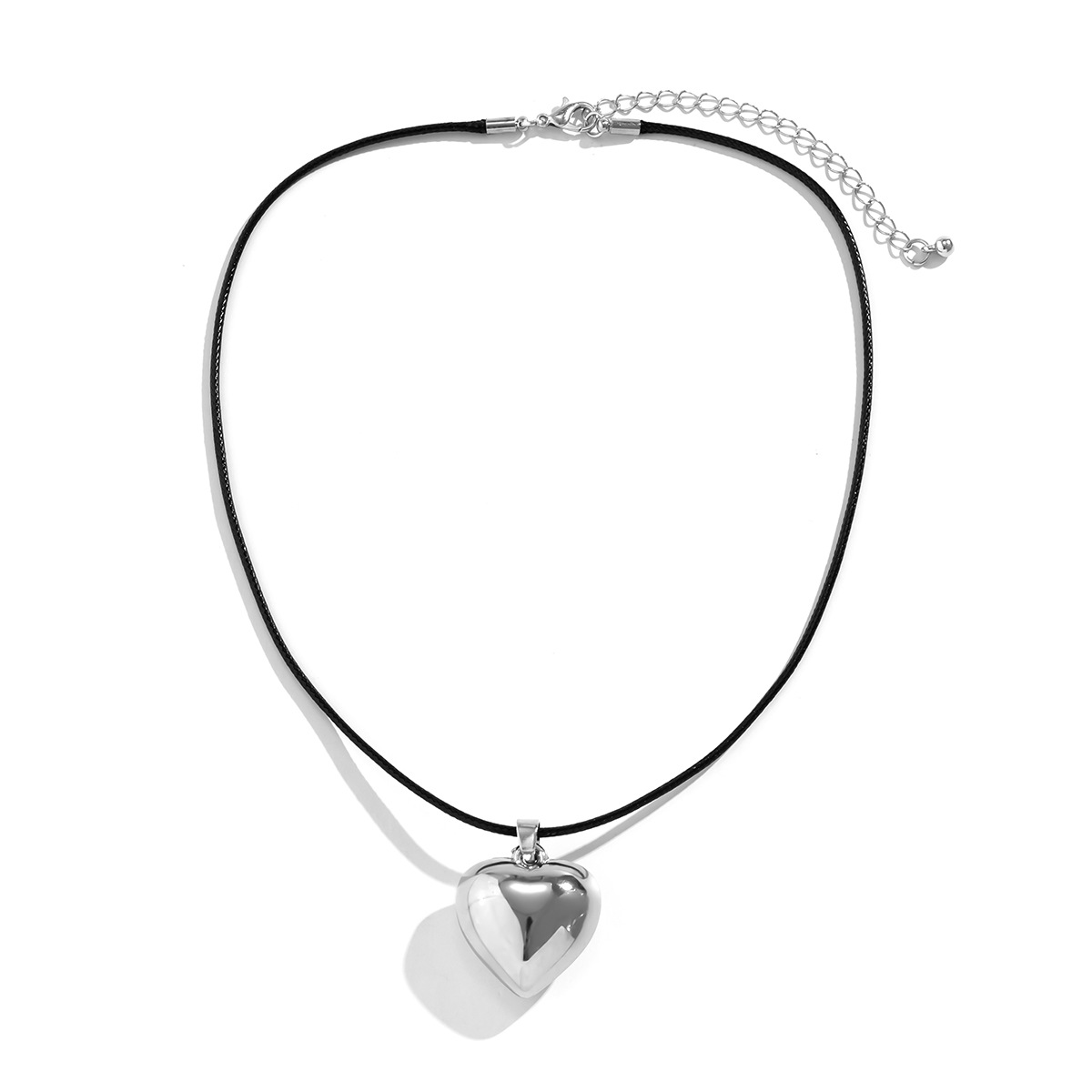 European and American cross-border jewelry, creative and simple heart-shaped pendant, versatile collarbone chain, personalized wax thread, cold style necklace for women Item Picture