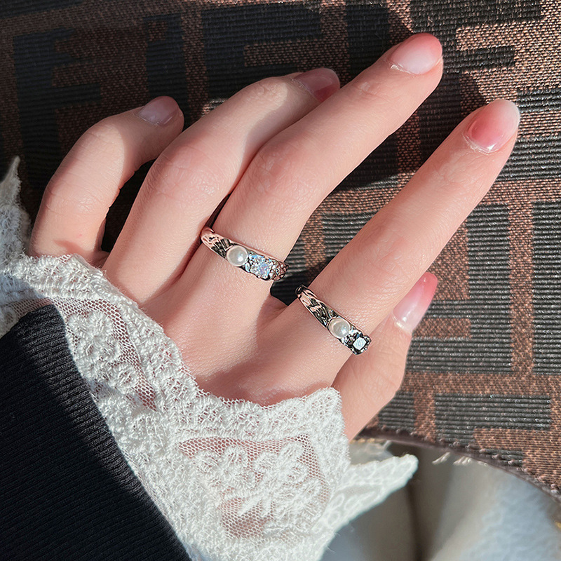 Cold style pearl index finger ring, a niche design for women, with a sense of high-end, irregular, fashionable and individual zircon open ring details Picture