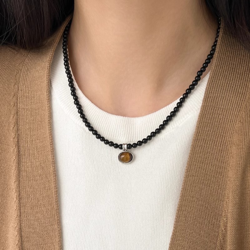 Tiger's eye pendant, Maillard necklace, black round sweater chain, simple collarbone chain for women, elegant and refined full figure
