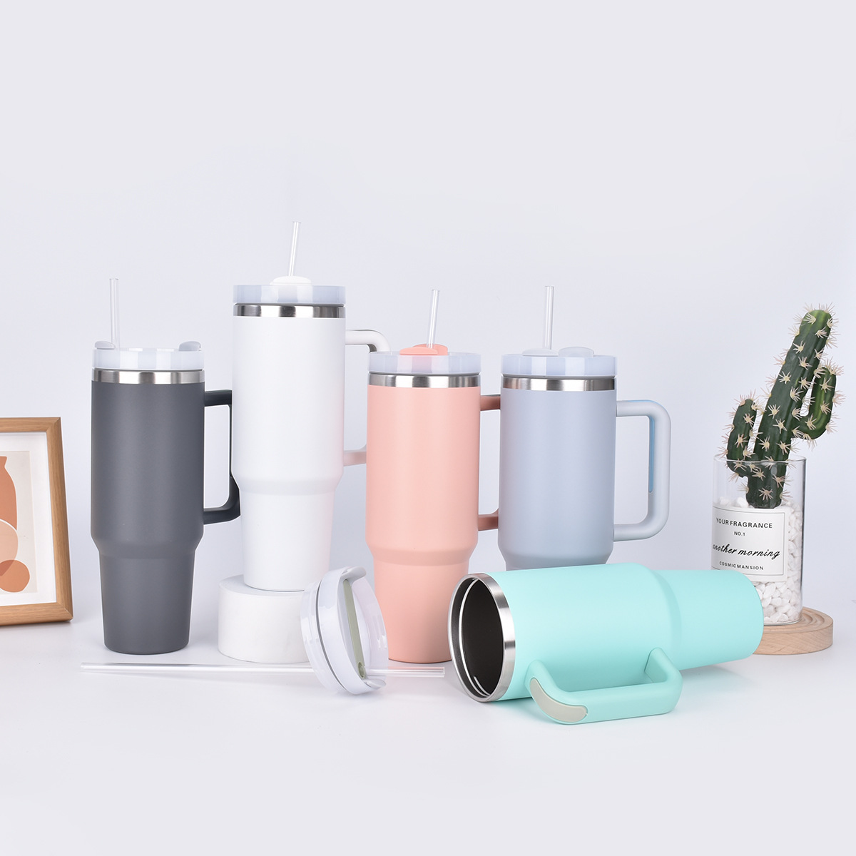 Cross-border 40oz second-generation handle car cup, 304 stainless steel vacuum insulated cup, high appearance level, ice cup with straw full figure