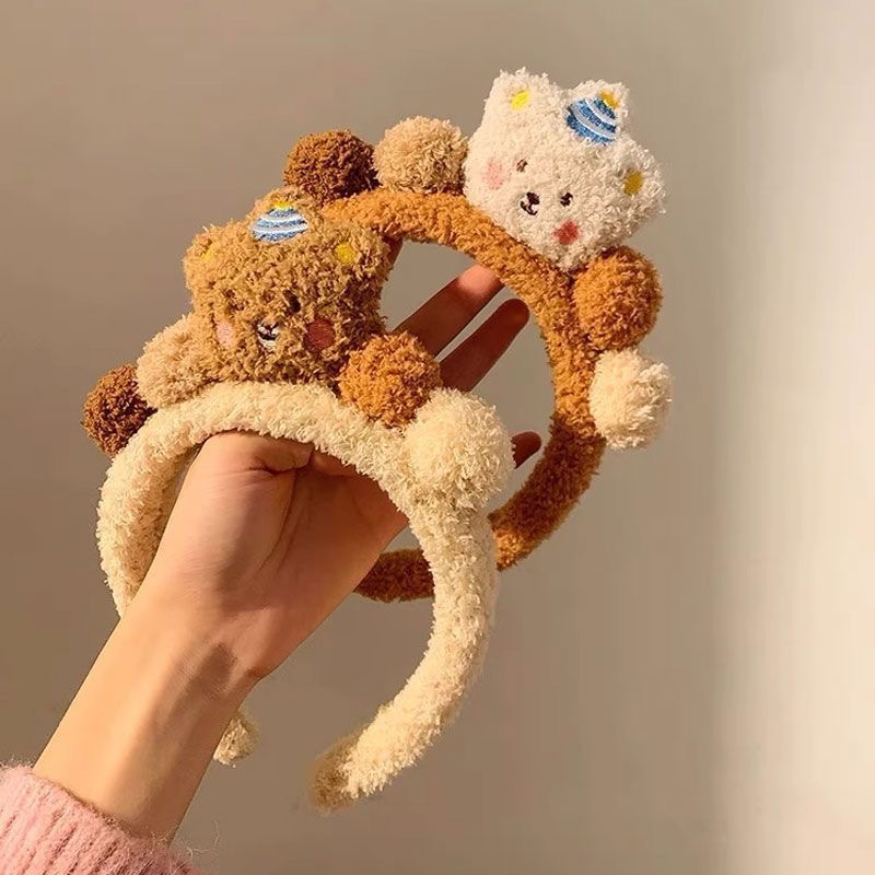 The plush bear hairband for washing the face, the high top of the head is cute and shows off the face. The small headband for women, 2024 new style hairpin, high-end headwear details Picture