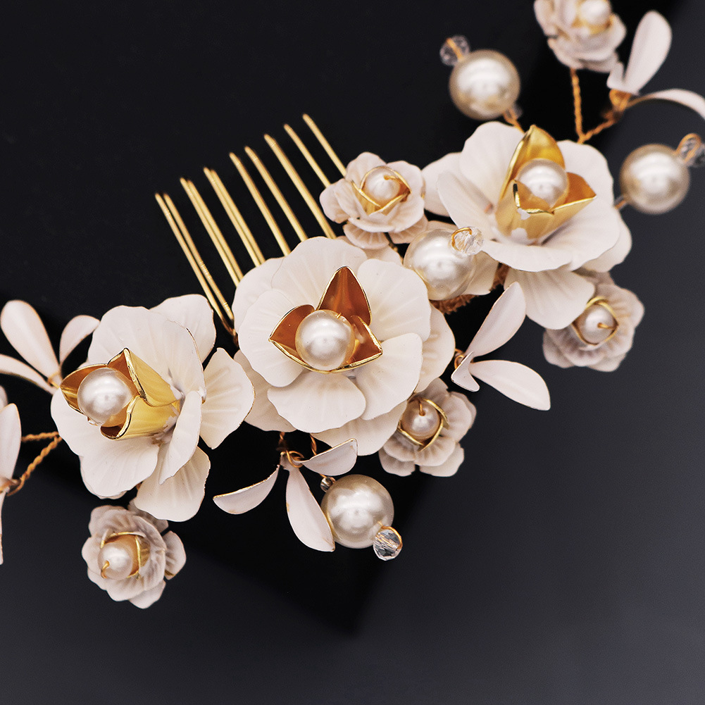 miallo high-end layered floral comb, pearl handcrafted rhinestone hair comb, ancient-style Hanfu accessories, bride's ornaments Application Scenario