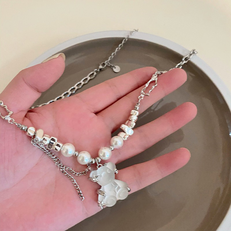 Pearl bear tassel patchwork necklace, a new trendy accessory for women in 2023, a hip-hop sweet and cool girl decoration collarbone chain details Picture