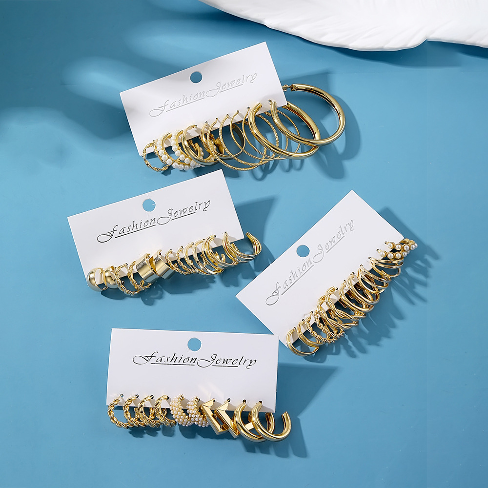 European and American style metal ear rings, square geometric earrings, retro pearl earrings, Hepburn style earring set combination Application Scenario