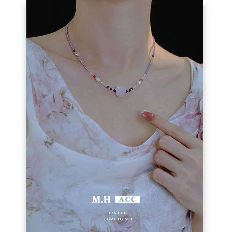 Colorful amethyst beaded necklace for women, freshwater pearl collarbone chain, niche retro design style, Instagram-layered necklace full figure