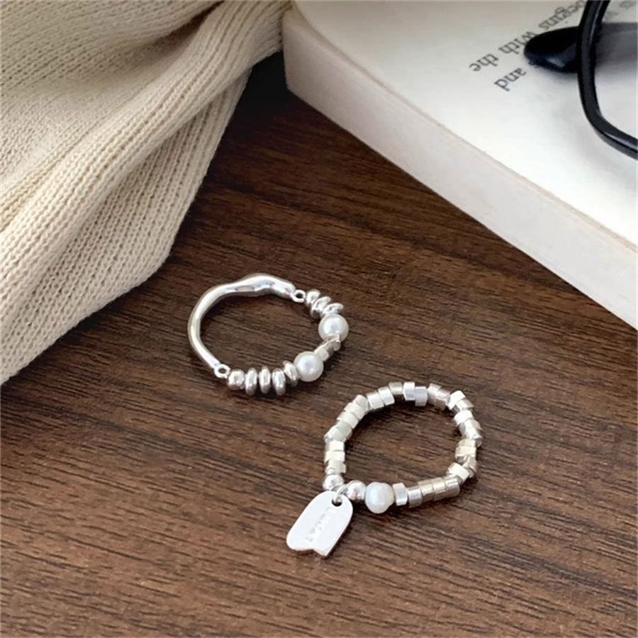 Silver pendant pearl ring, a niche design for women, fashionable and individual, versatile ring, a light luxury and high-end index finger ring Application Scenario