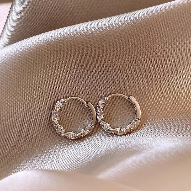 Silver wrapped zircon ring ear studs, a unique, niche and high-end women's bestseller, simple plain ring earrings wholesale Application Scenario