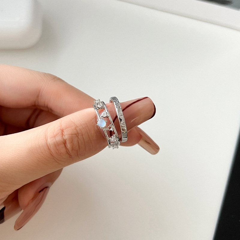 This is a niche design moonstone open ring with a unique and elegant style. It is a simple and versatile, fashionable and cool index ring for women Application Scenario