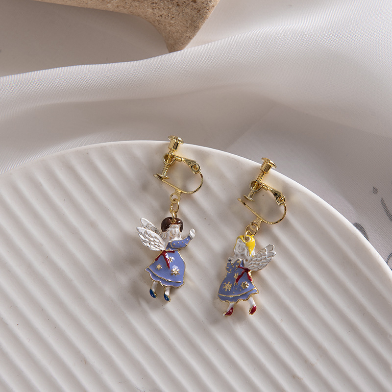 Heidi Clara's asymmetrical glazed, fresh, sweet and cute Korean fashion earrings, stud earrings, ear clips and earrings Specification drawing