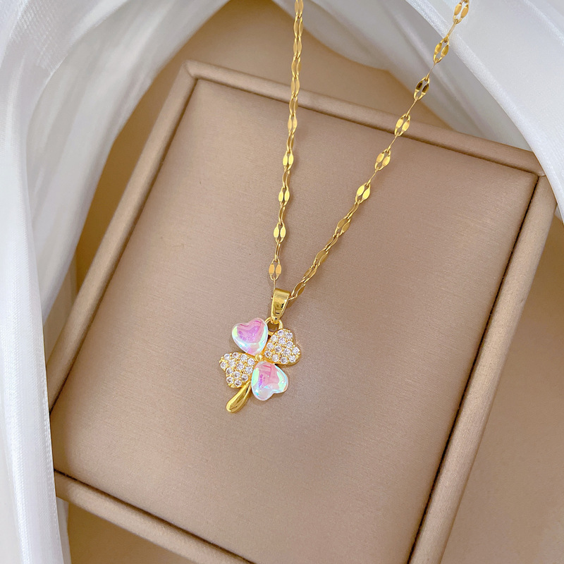 【 Titanium Steel 】 Aurora Clover Style Slightly Set Diamond Necklace, a delicate female style Instagram influencer collarbone chain accessory Specification drawing
