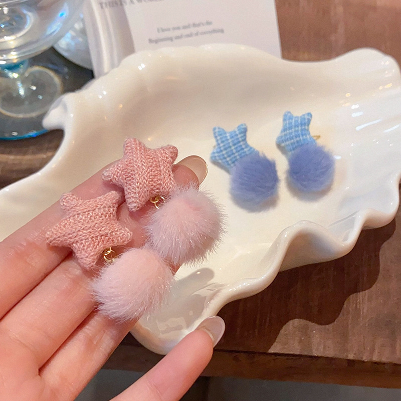 Autumn and winter plush star-shaped heart earrings for women, 2024 new best-selling retro high-end earrings, niche design stud earrings Specification drawing