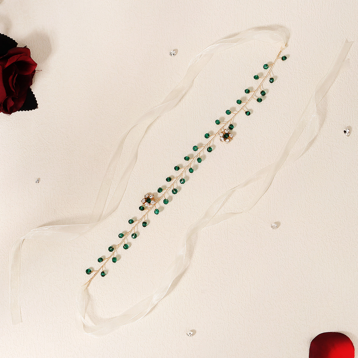 European and American simple daily accessories, handcrafted updo headwear, forest-themed fresh water diamond hair band, green crystal braided hair band Specification drawing