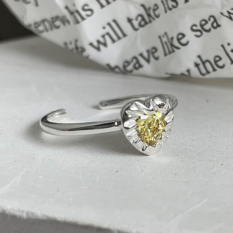 Korean version yellow zircon ring, women's InS-style niche design, high-end heart-shaped ring, shiny 2022 new style Application Scenario