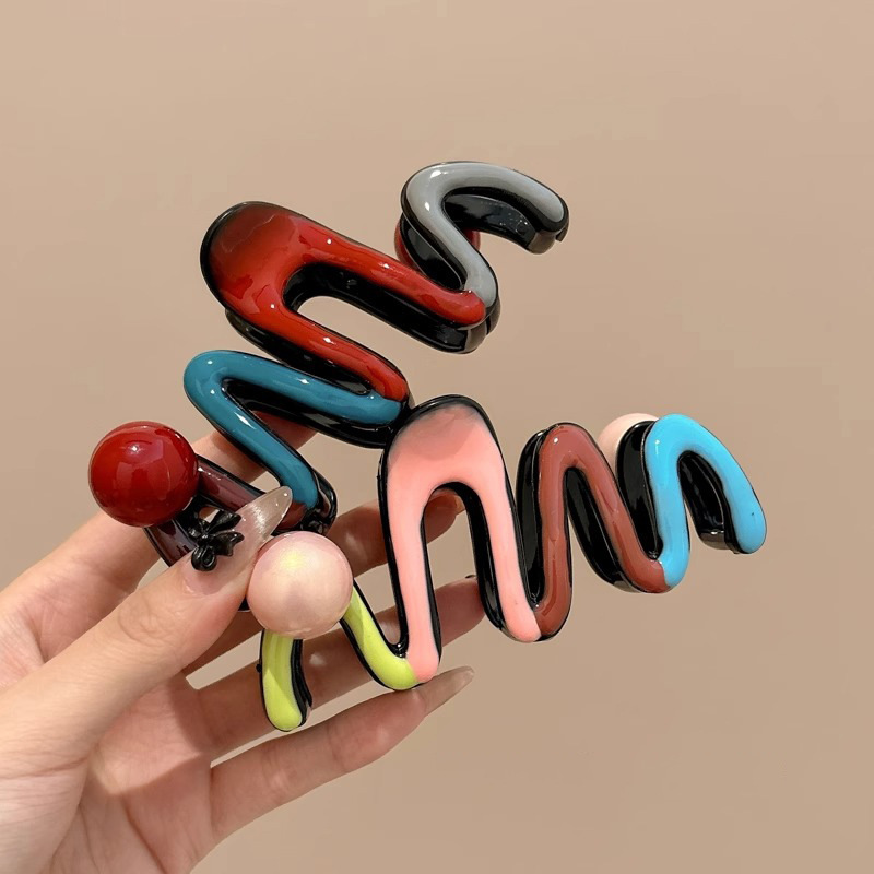 Red wavy pearl hair clip for women, high-end look, back of the head updo, shark clip headwear, hair clip, elegant hair clip Specification drawing