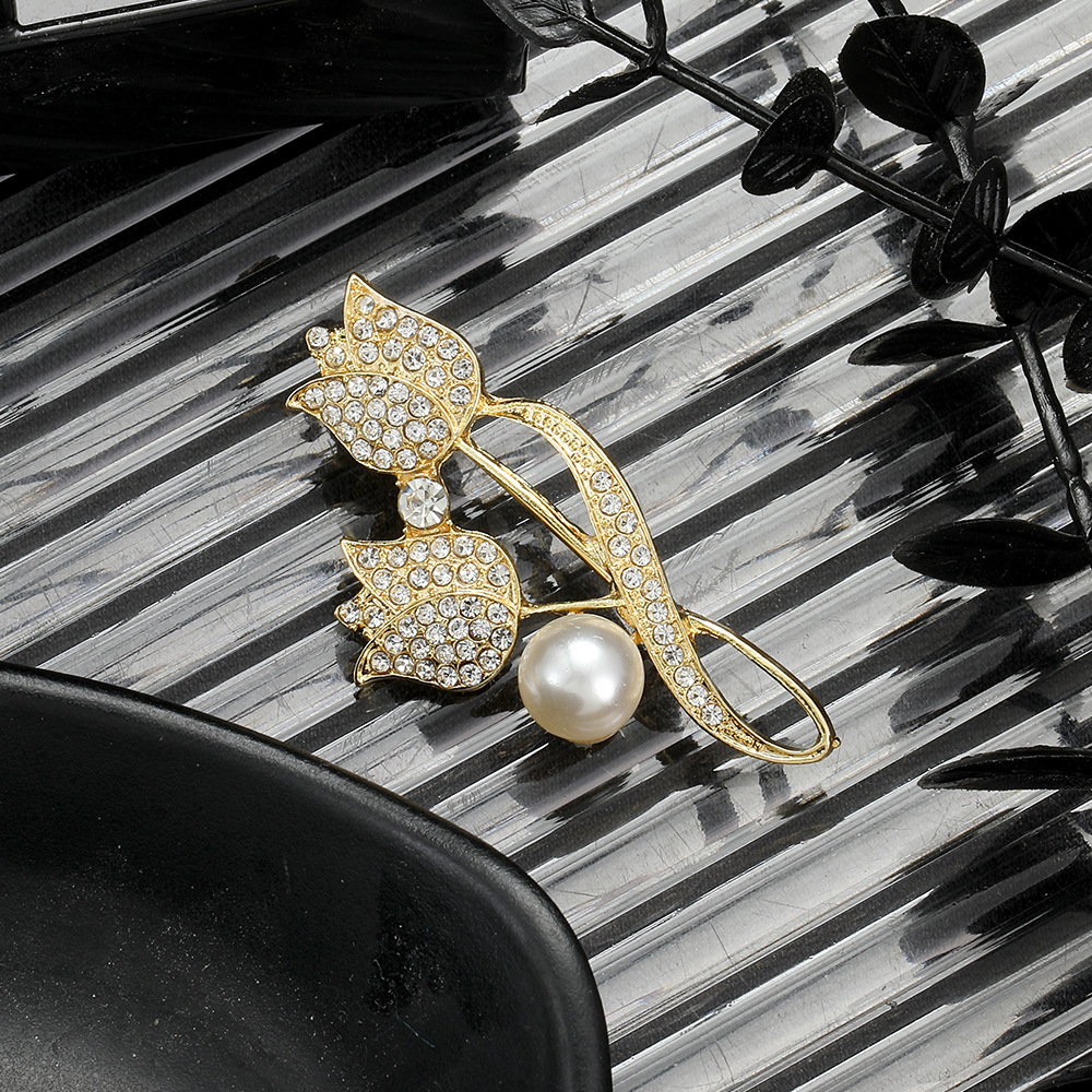 Cross-border European and American diamond-encrusted, elegant tulip pearl brooch, light luxury and high-end style coat, corsage suit, brooch for women Specification drawing