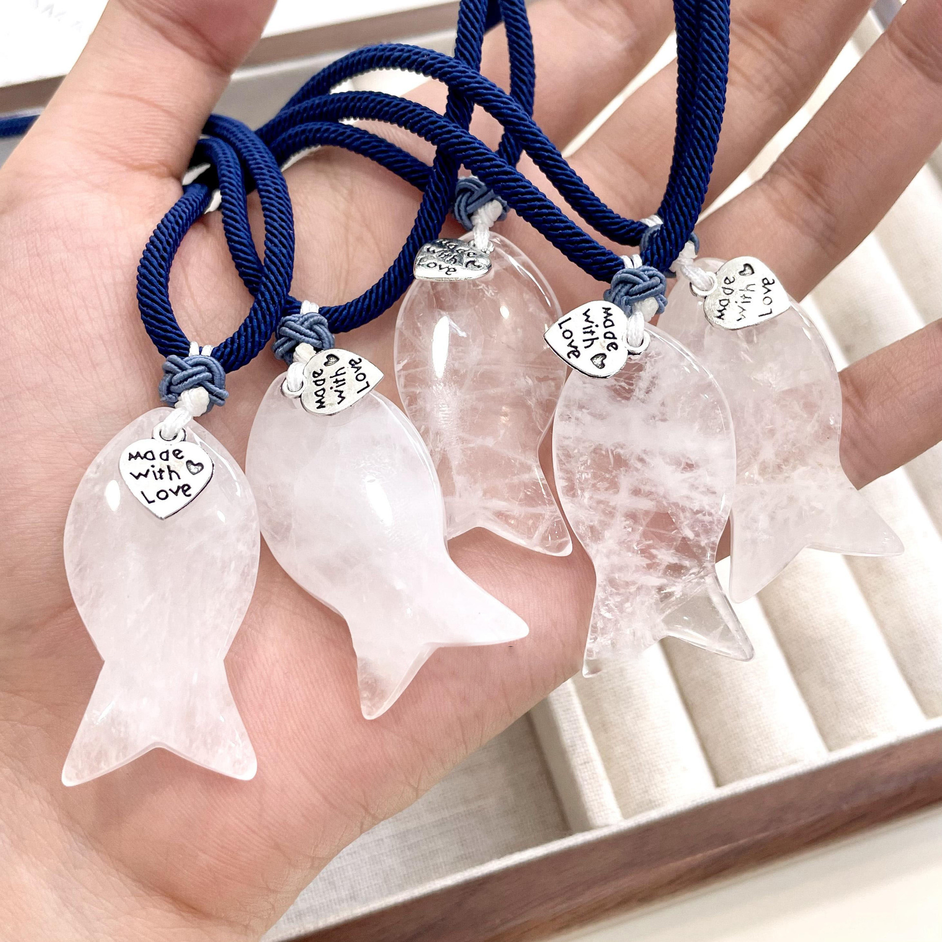 Sweet and cool style small fish white crystal pendant woven rope long necklace, adjustable niche design sense collarbone chain neck chain Specification drawing